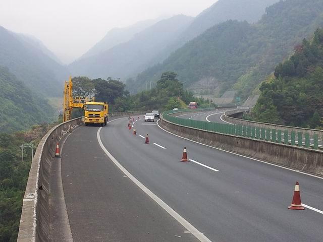 道路加固